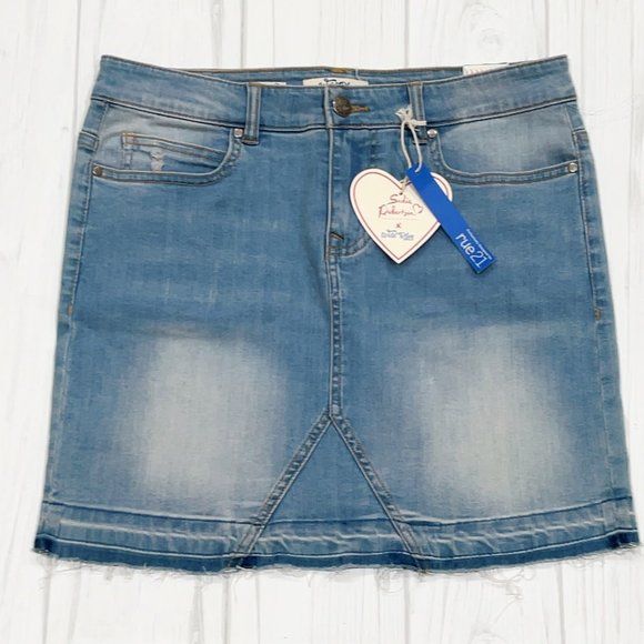Wild Blue Sadie Robertson Women's Light Blue Denim Stretch Jean Skirt Size M - Picture 2 of 6